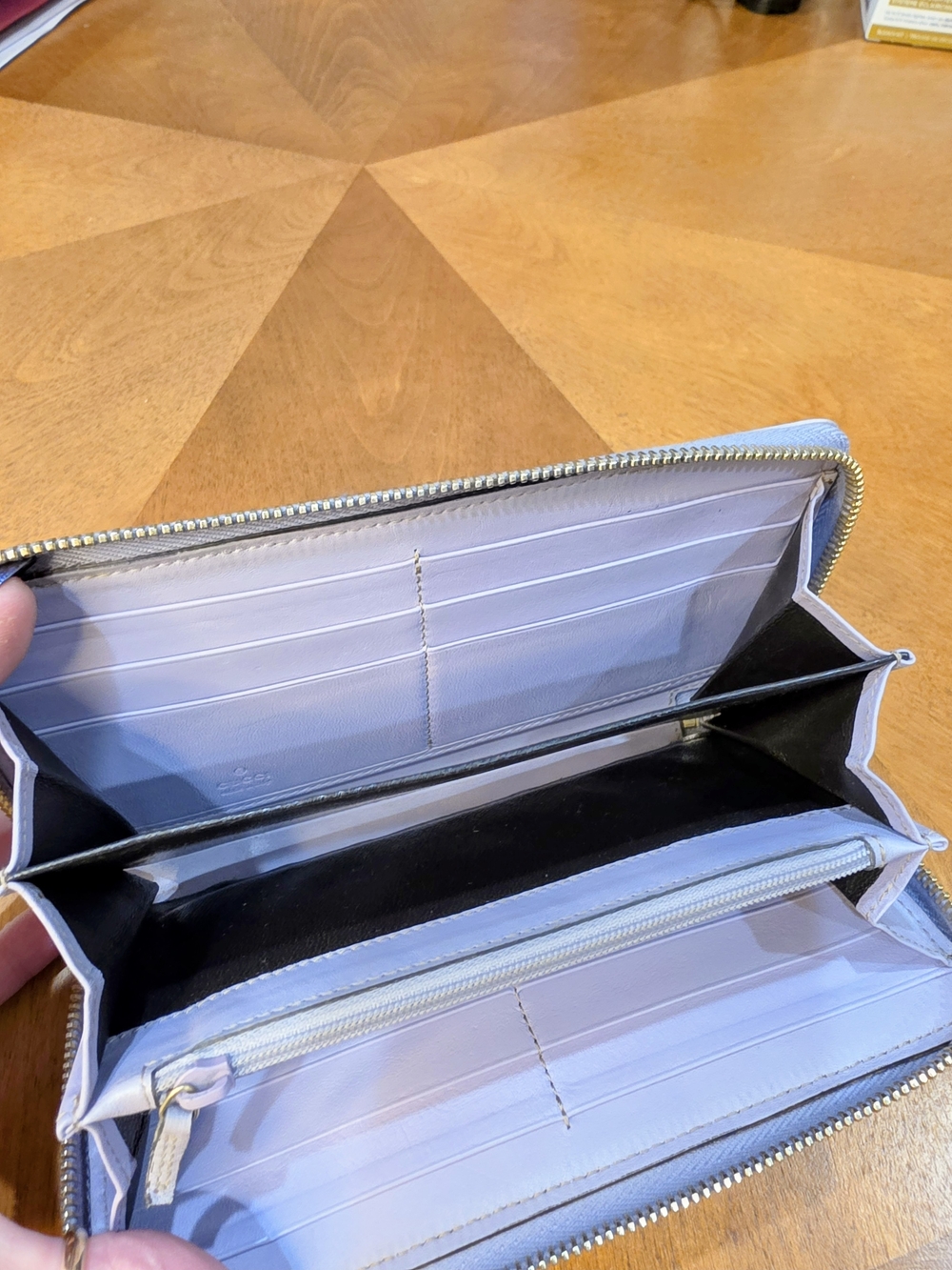 Gucci Beige & Lavender GG Supreme Zip-Around Wallet - Picture 4 of 10